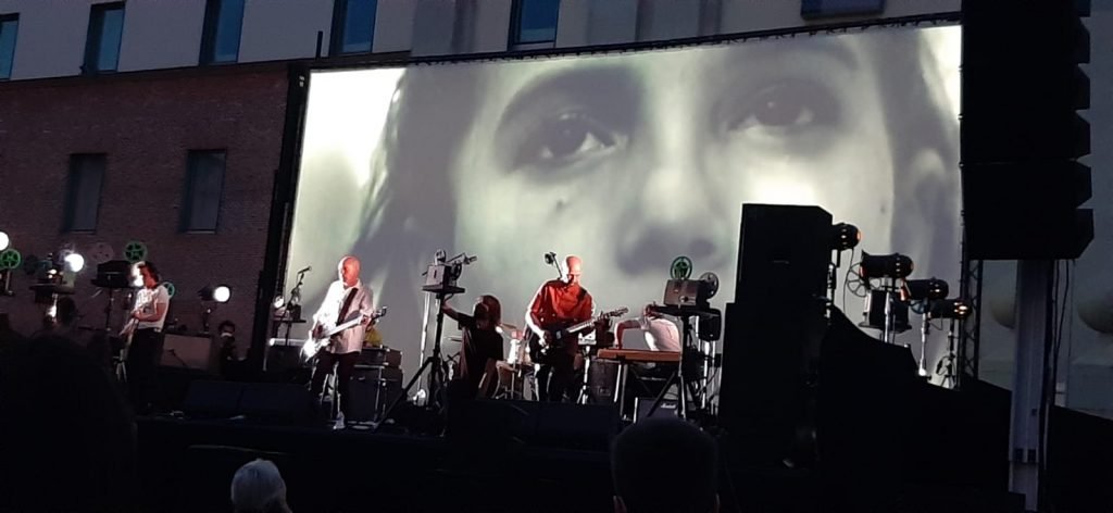 Lagartija Nick homenajeando a la Generación del 27